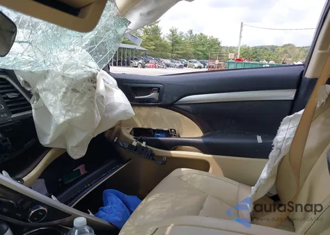 2019 Toyota Highlander Xle из США, поврежденный, VIN 5TDJZRFH9KS970179